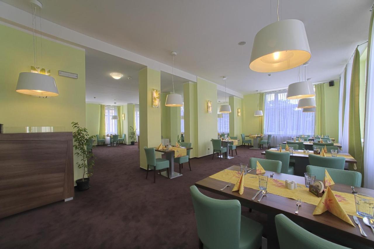 Hotel Zamecek Podebrady Exterior photo