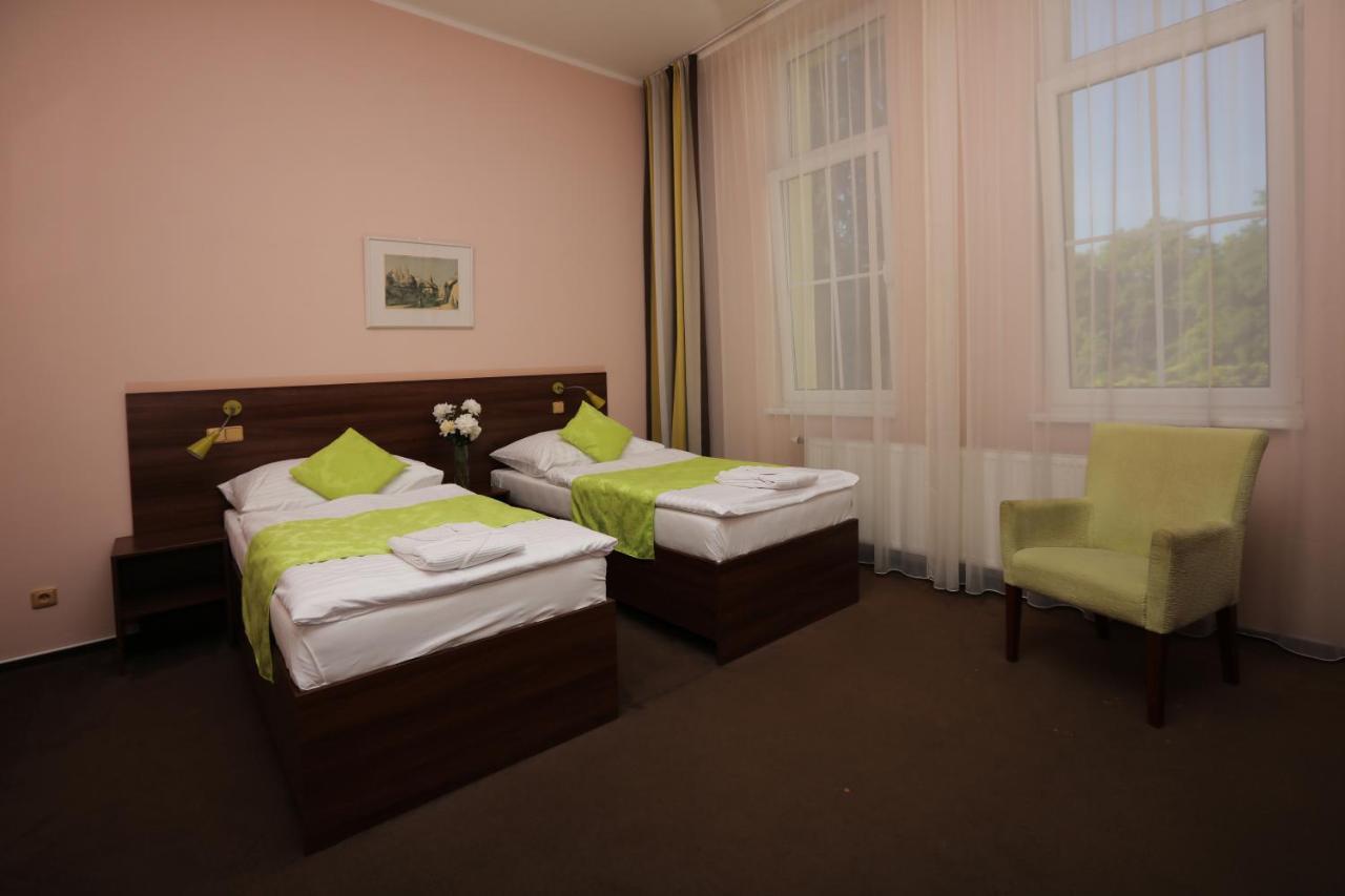 Hotel Zamecek Podebrady Exterior photo