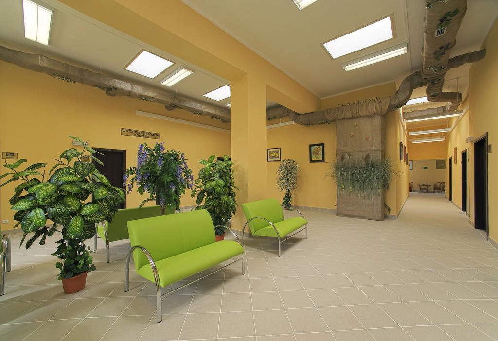 Hotel Zamecek Podebrady Exterior photo